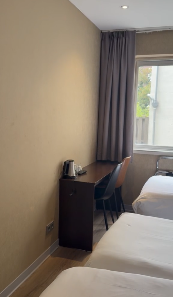 Hotel Espresso Amsterdam, hotelkamer en lobby na renovatie 2